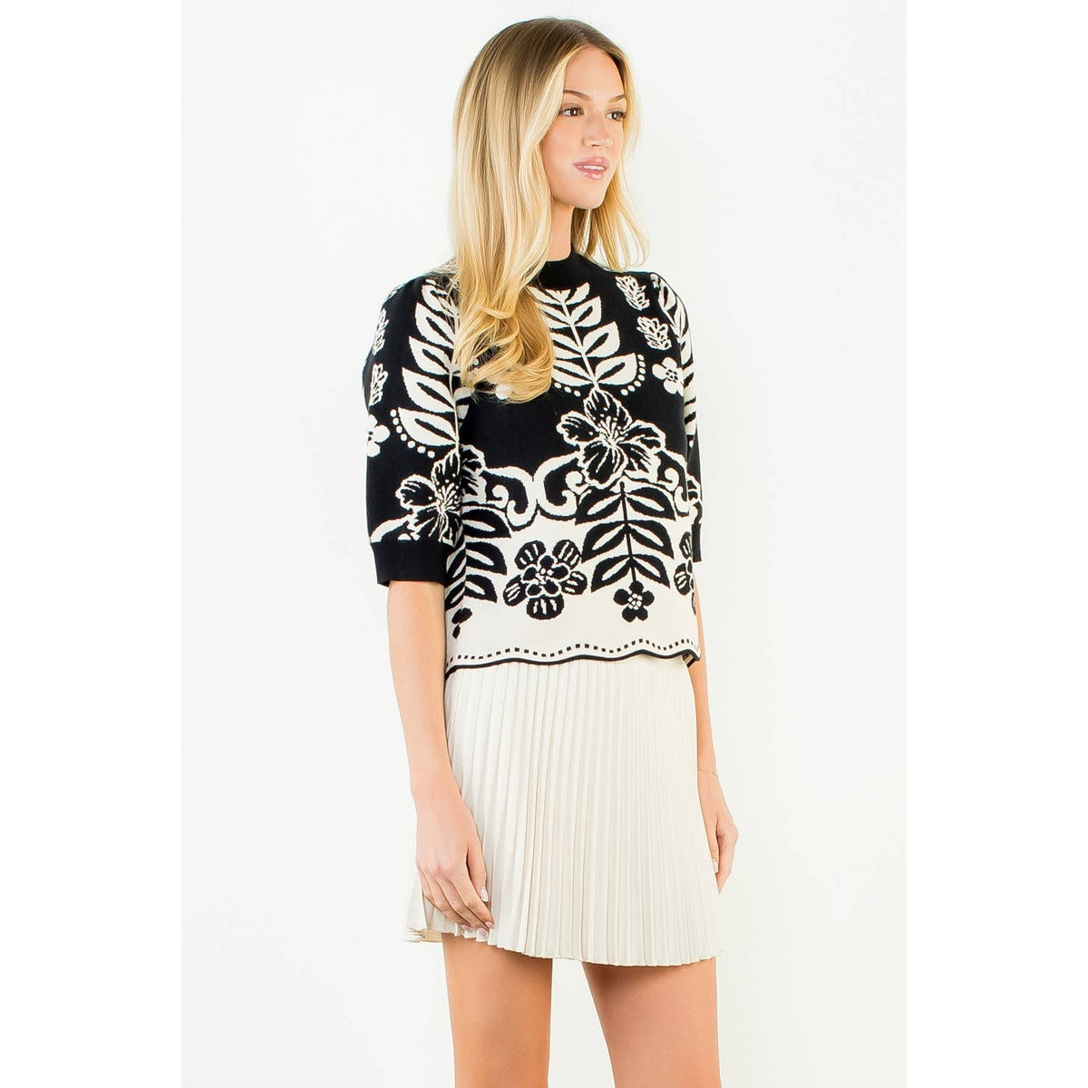 Short Sleeve Knit Pattern Top