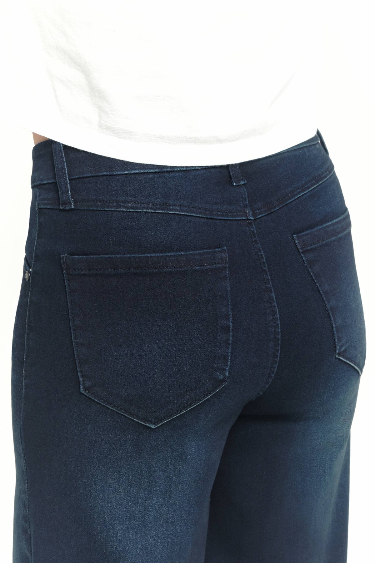 30" Better Butter Wide Leg Jean in Yanique
