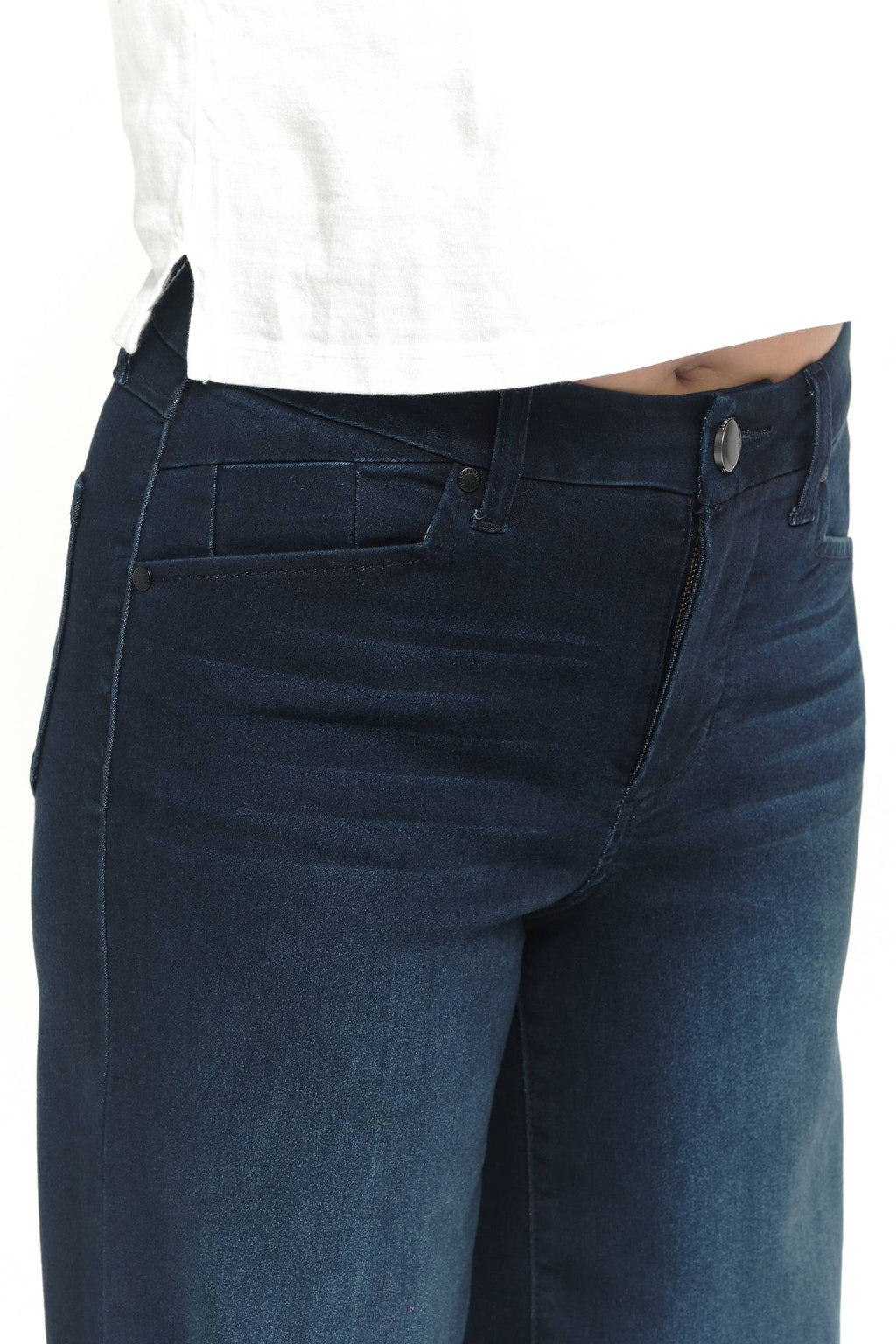 30" Better Butter Wide Leg Jean in Yanique