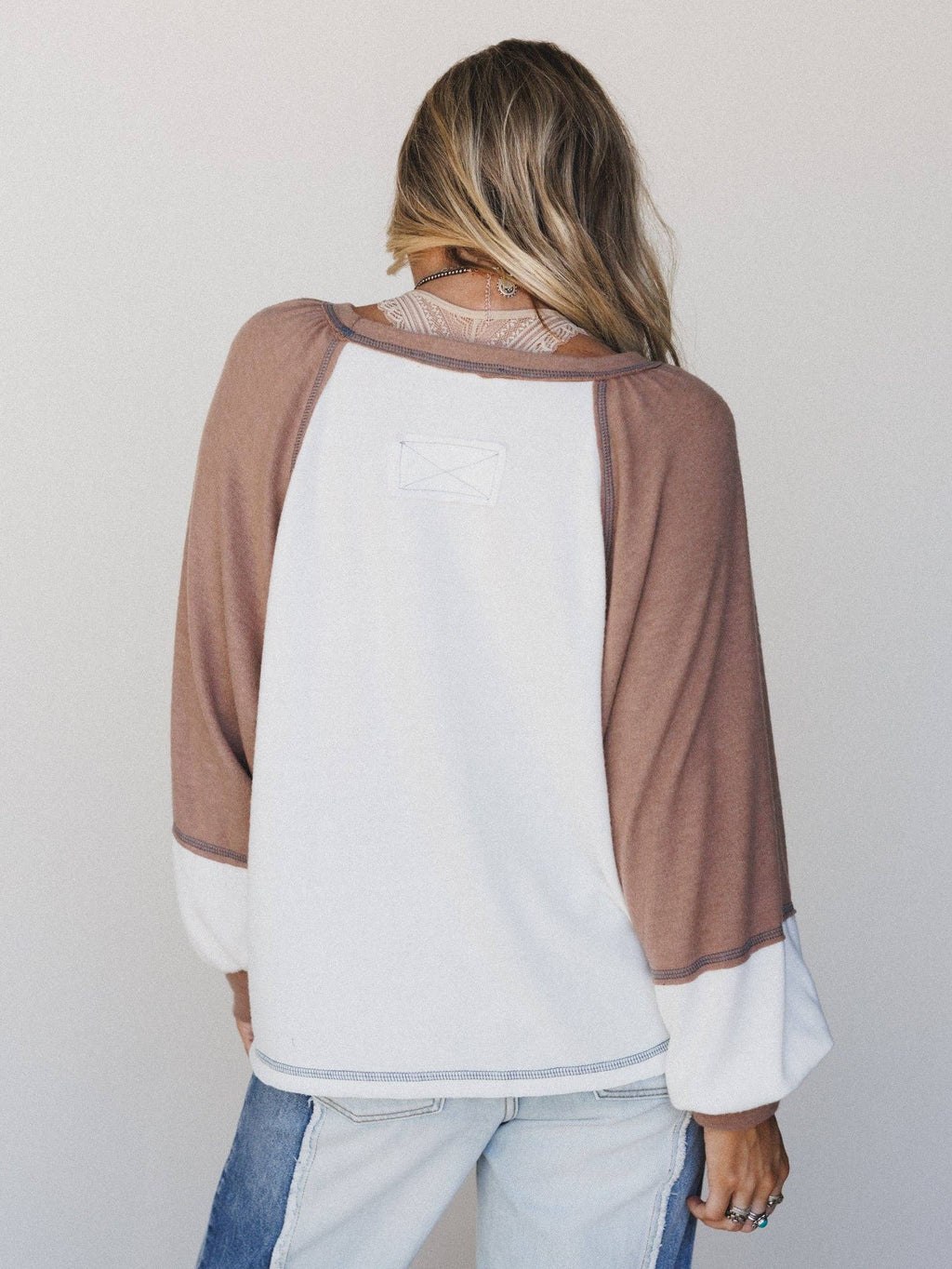 Jules Contrast Pullover Top: Off White Mocha