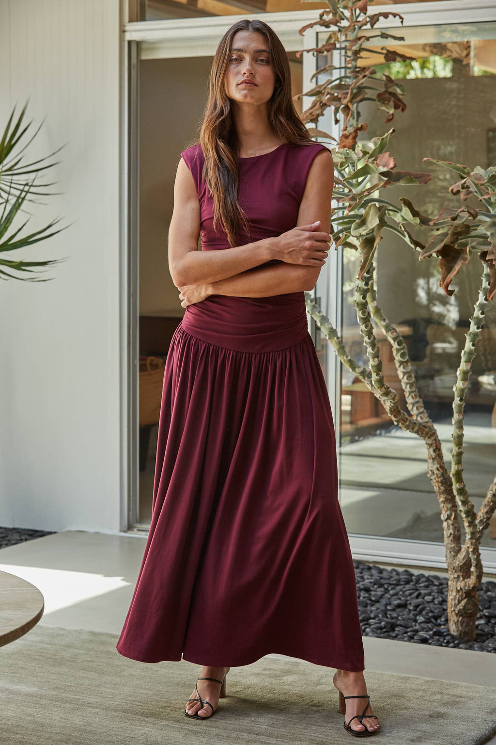 Ruched Side Sleeveless Dress: Burgundy