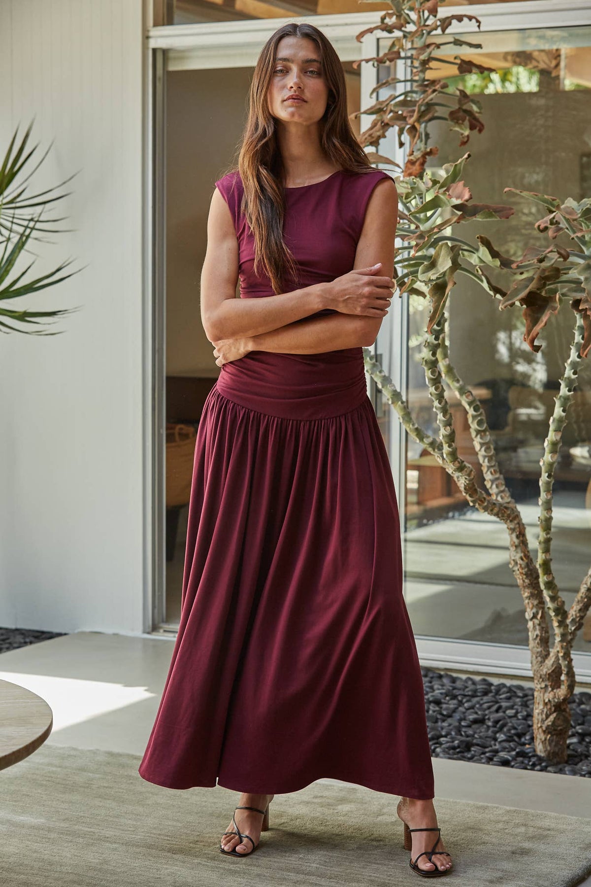 Ruched Side Sleeveless Dress: Burgundy