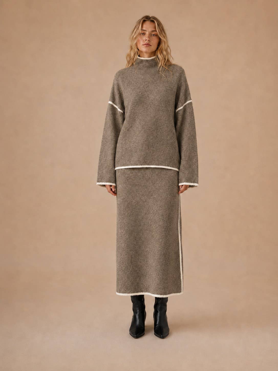 Contrast Piping Trim Knit Set: Taupe