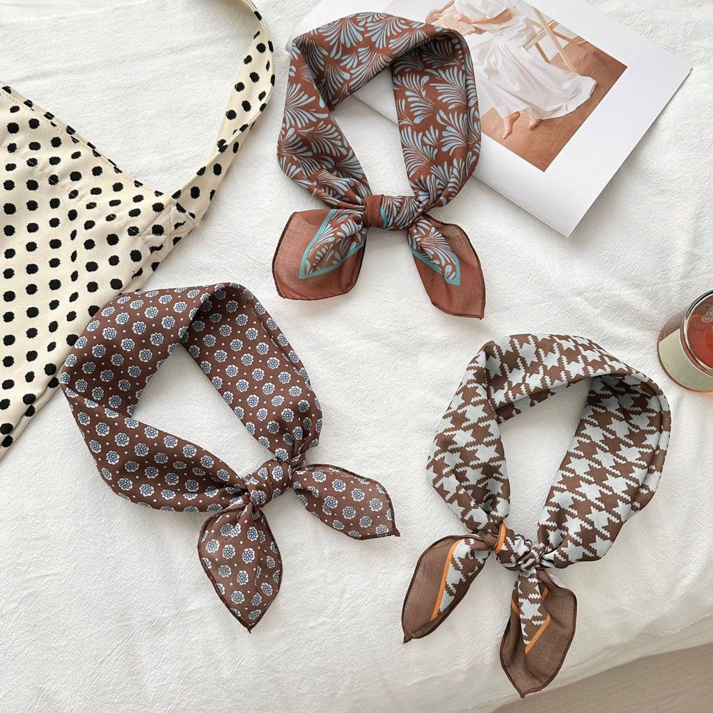 Houndstooth Print Scarf: Brown/Blue
