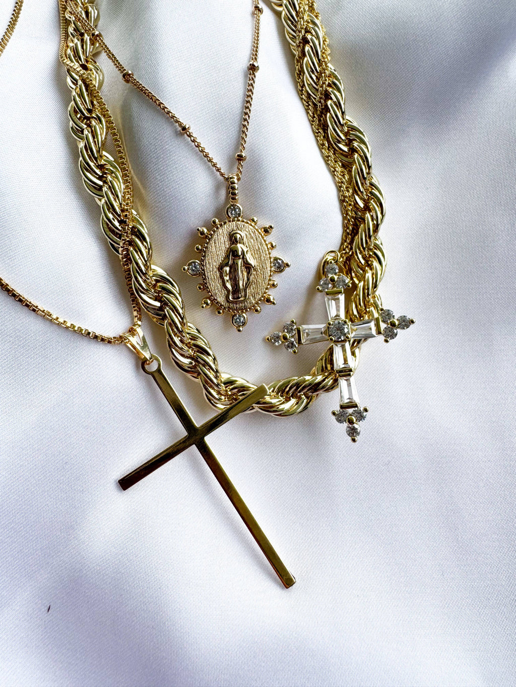 Queen's Cross Necklace- Gold