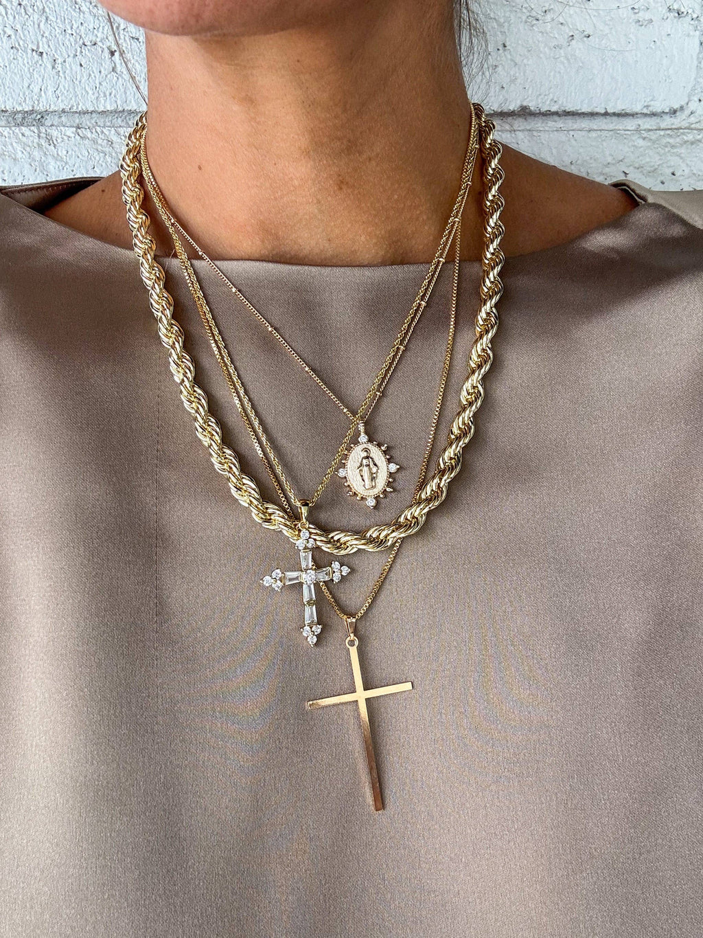 Queen's Cross Necklace- Gold
